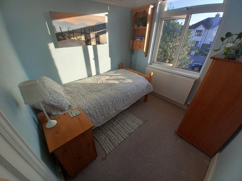 Photo 1: Single Bedroom