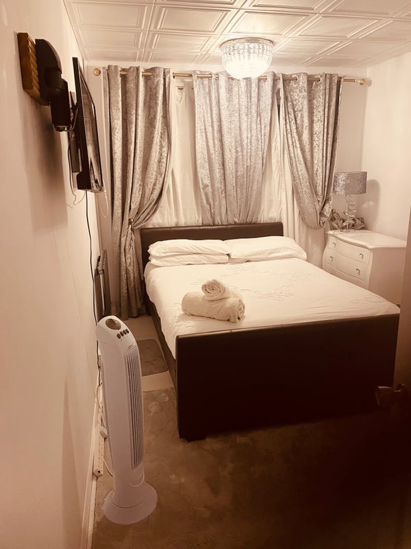 Photo 1: Double Room