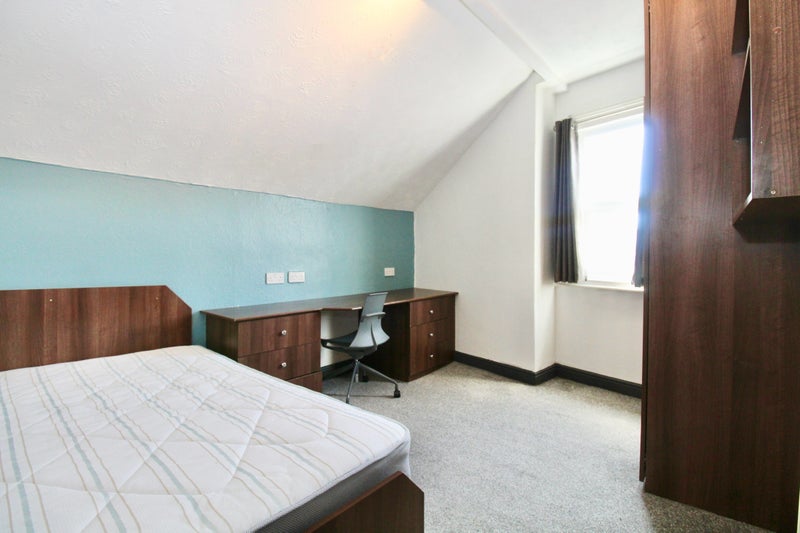Photo 1: Bedroom 6