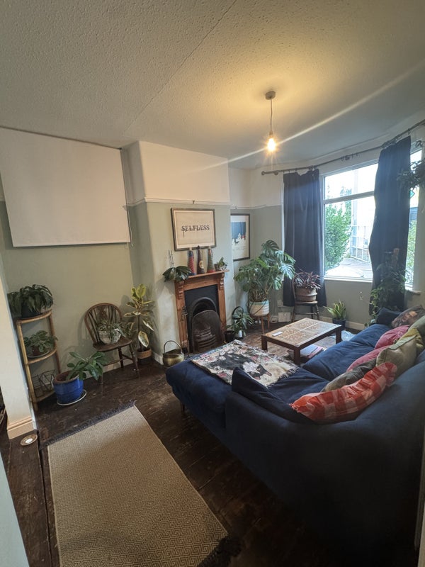 Photo 1: Front Room 2