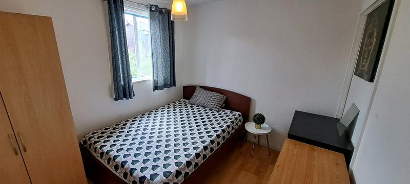 Photo 1: Room 3