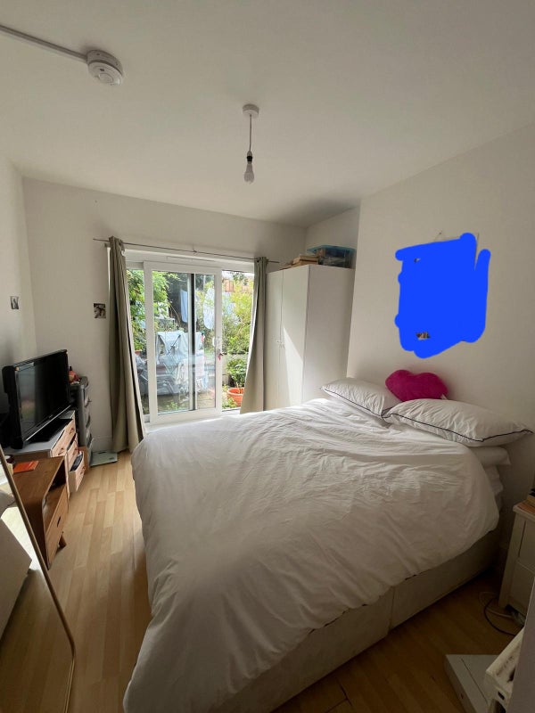 Photo 1: Bedroom