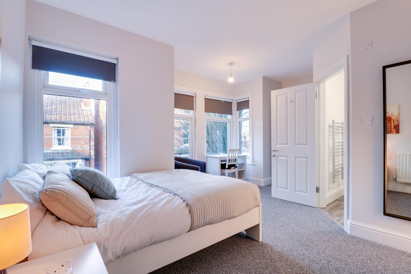 Photo 1: Room 3- £695