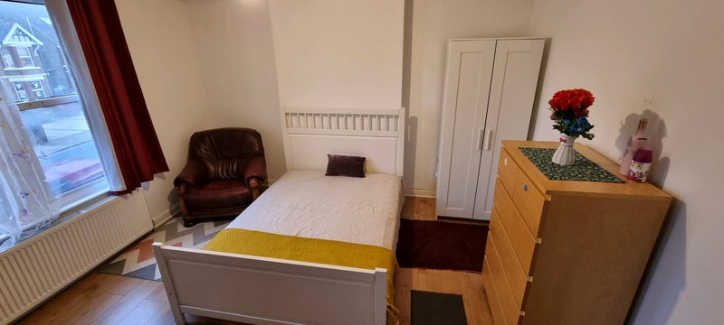 Photo 1: Room 3