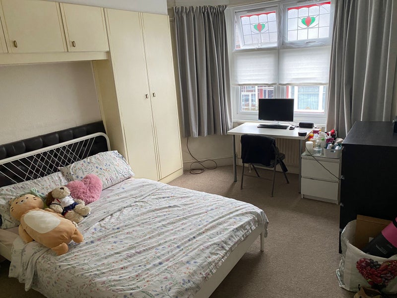 Photo 1: The room