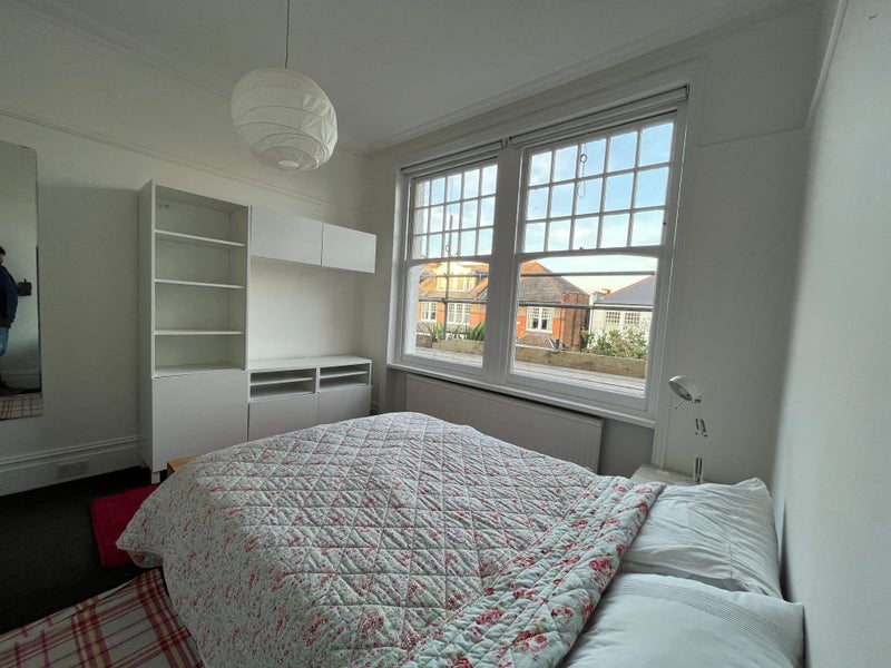 Photo 1: bedroom