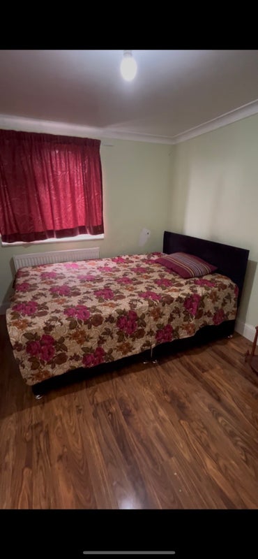 Photo 1: Bedroom