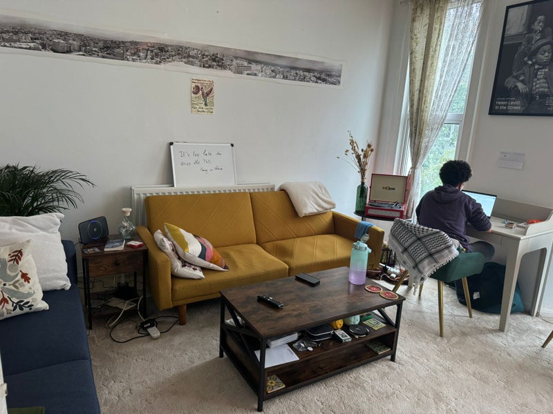 Photo 1: living room 