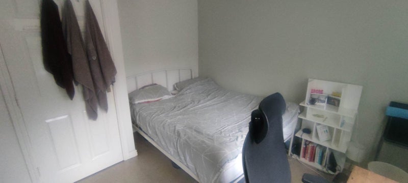 Photo 1: Double bed
