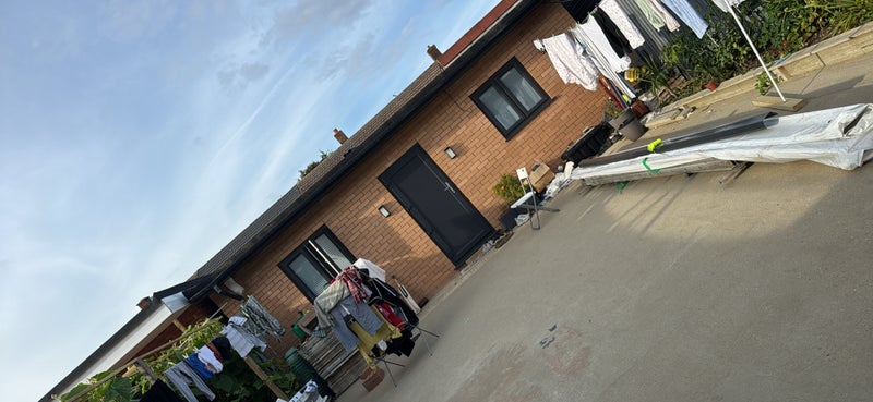 Photo 1: 2 bed room garage 
