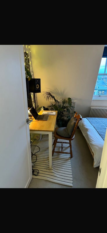 Photo 1: Bedroom 1