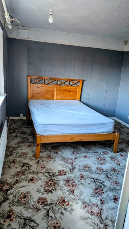 Photo 1: Provided bed