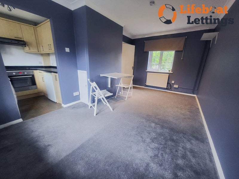 Photo 1: Living area b