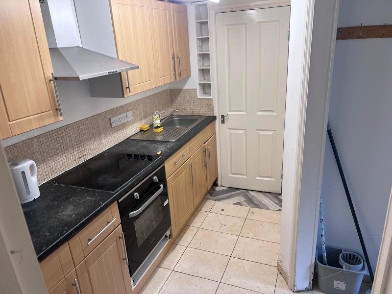 Photo 1: Kitchen