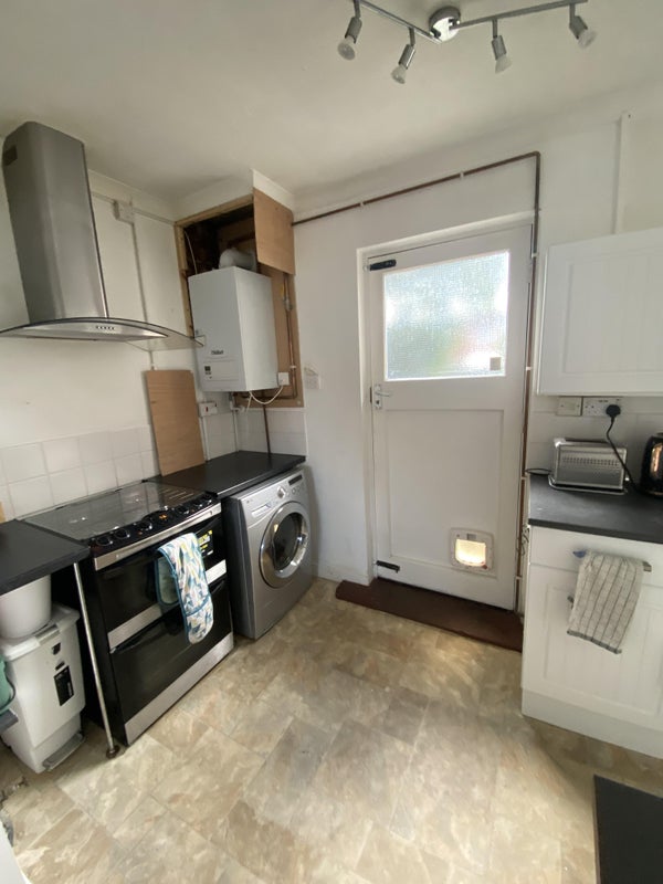 Photo 1: Kitchen