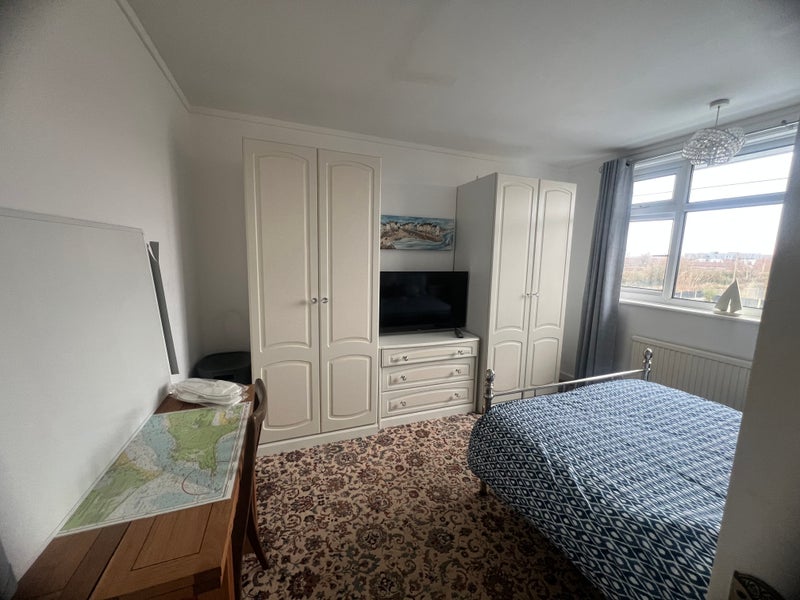 Photo 1: Room 2