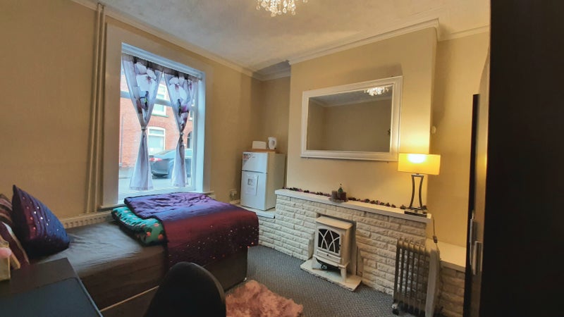 Photo 1: This room £648