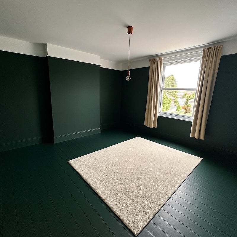 Photo 1: Bedroom 2 (front bedroom)