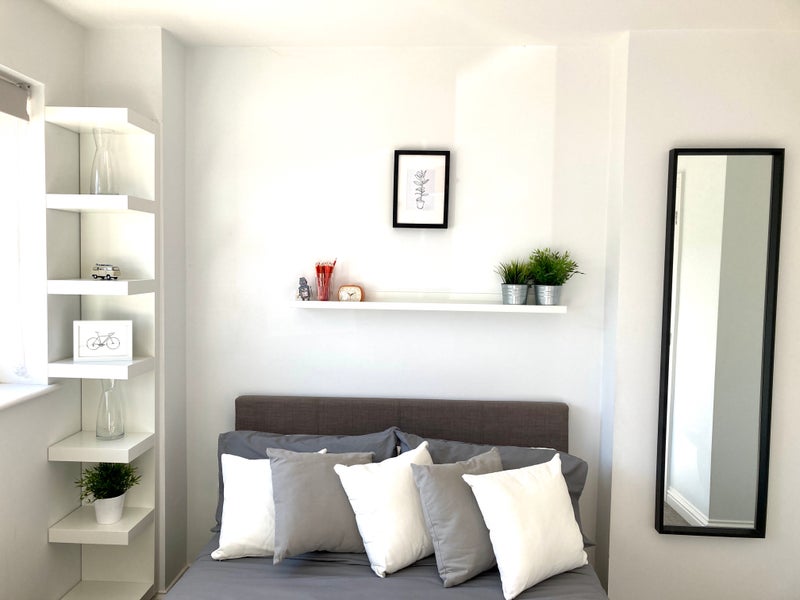 Photo 1: Room 1 - Double ensuite room