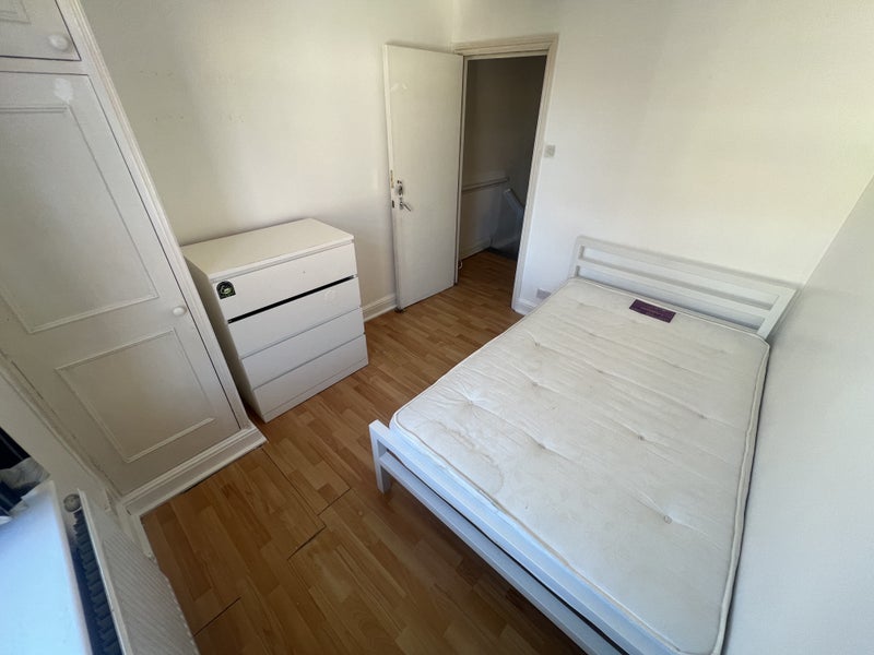 Photo 1: £254pw with all bills included