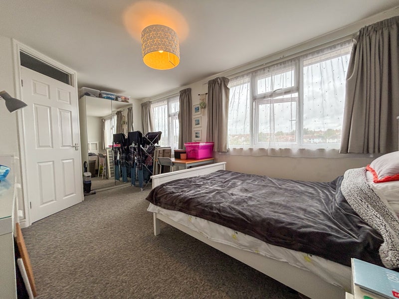 Photo 1: Bedroom