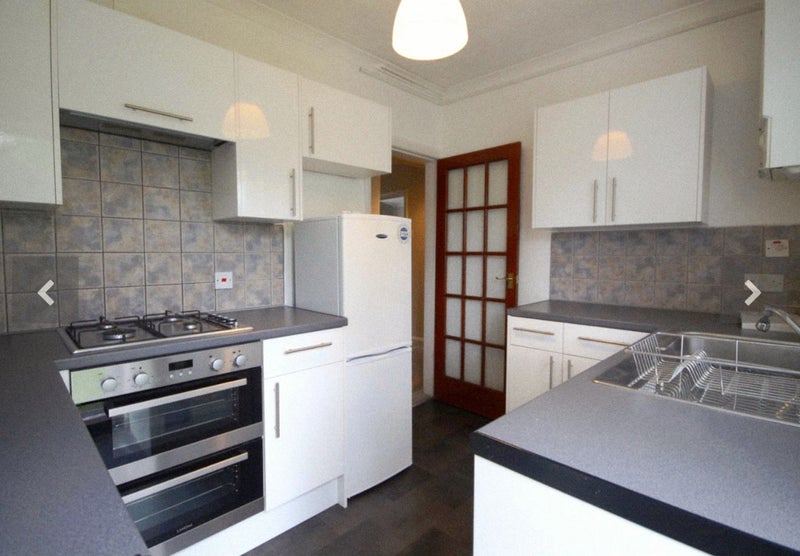 Photo 1: Kitchen 