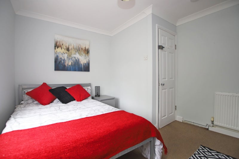 Photo 1: Lovely Double Room