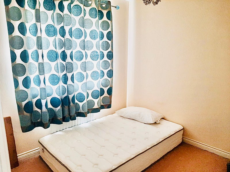 Photo 1: Double bedroom 