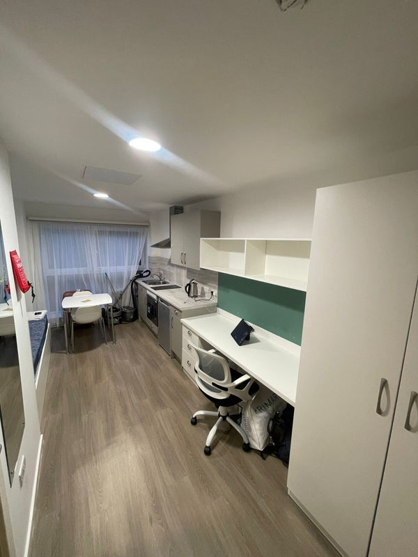 Photo 1: Room for rent. In [pittodrie street Aberdeen] furnished, closed to Aberdeen univ. Message to book
