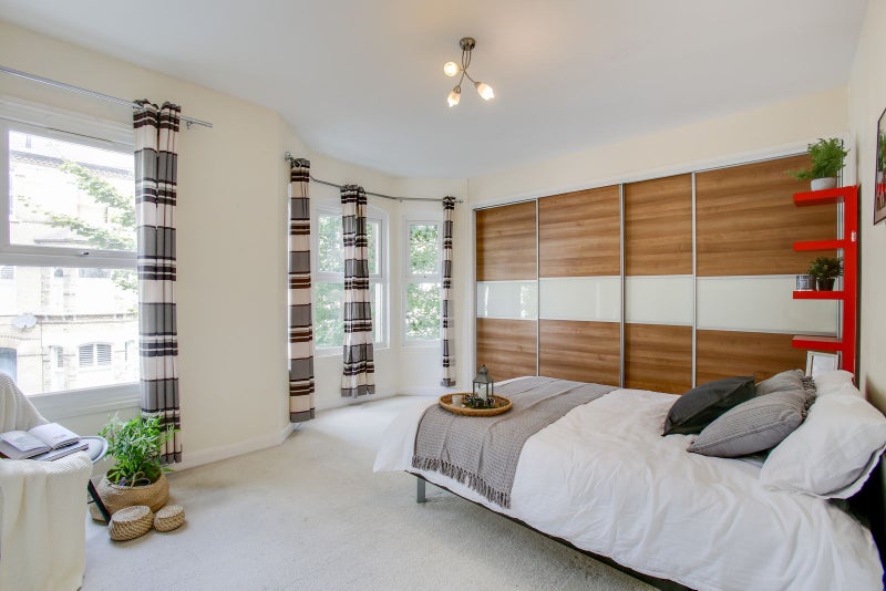 Photo 1: Large bedroom (first floor) available £1288 pcm