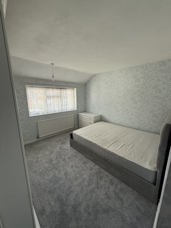 Photo 1: Room