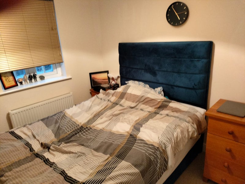 Photo 1: Upstairs Bedroom