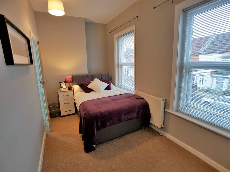Photo 1: Room 5