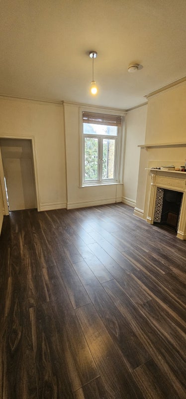 Photo 1: Living Room 1