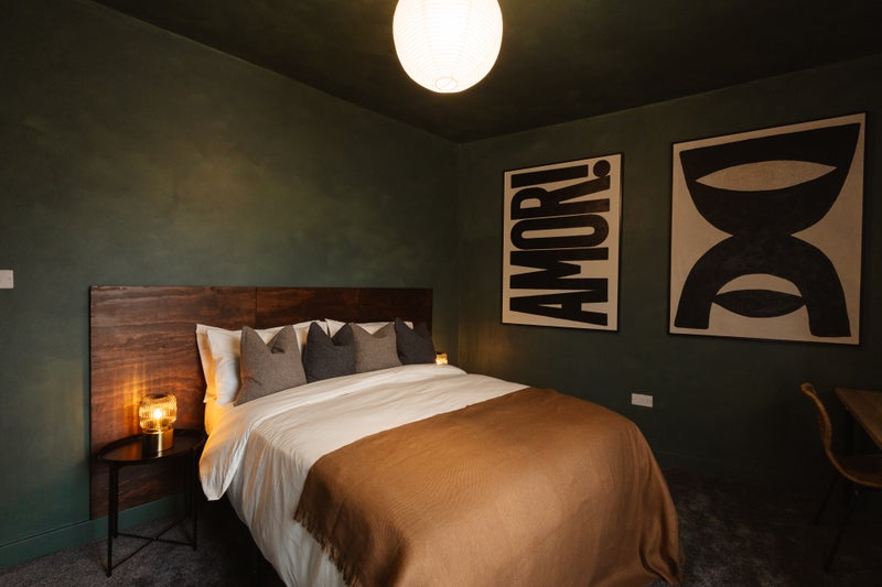 Photo 1: Bedroom 1