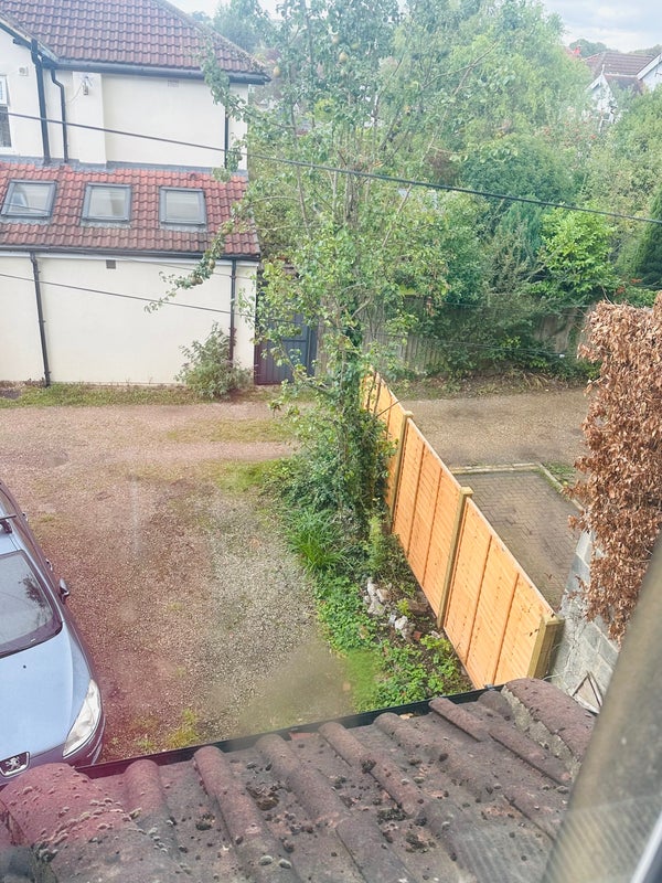 Photo 1: Parking