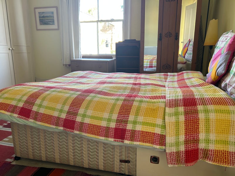 Photo 1: Bedroom