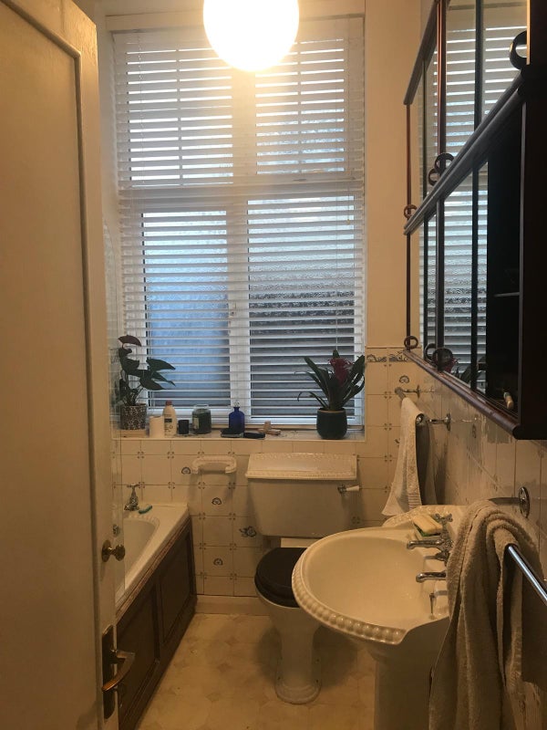 Photo 1: Bathroom