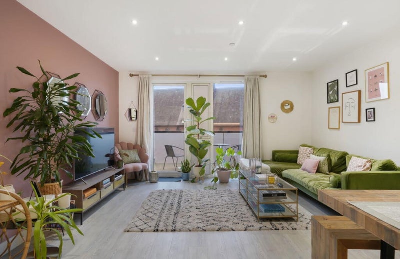 Photo 1: Living area