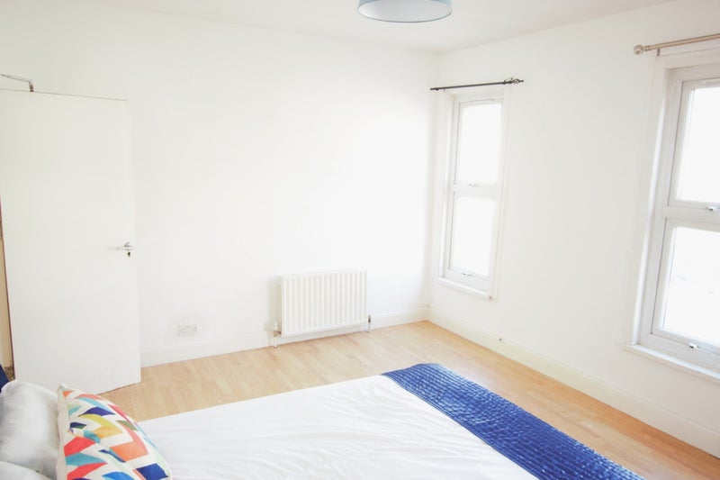 Photo 1: £260.00 per week, Double room
