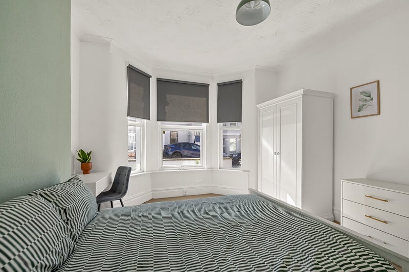 Photo 1: Bedroom 1