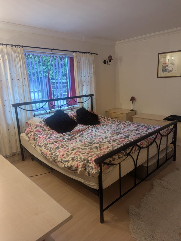 Photo 1: Bedroom 1