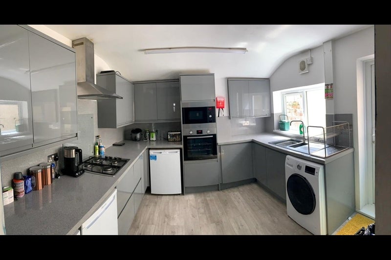 Photo 1: Kitchen