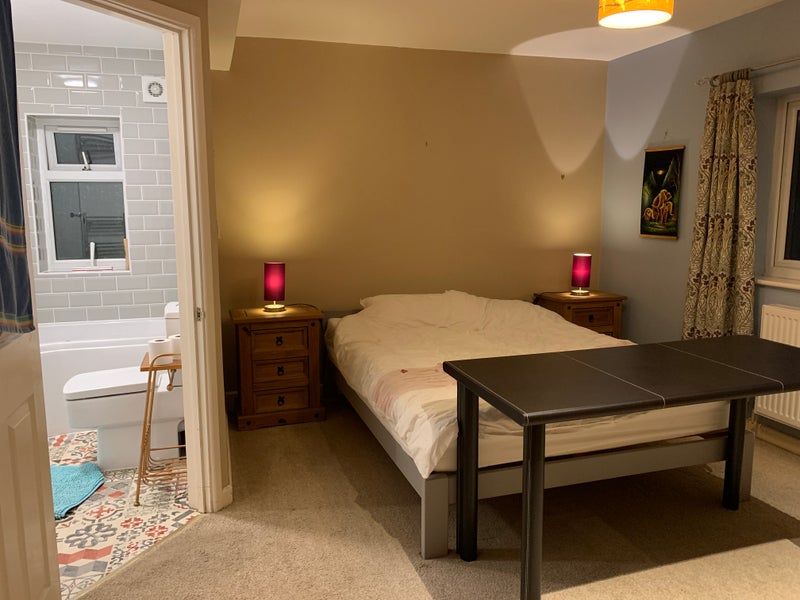 Photo 1: Bedroom