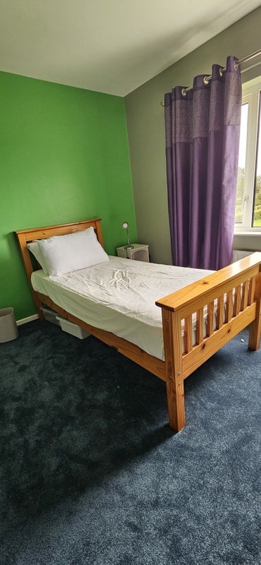 Photo 1: Bedroom