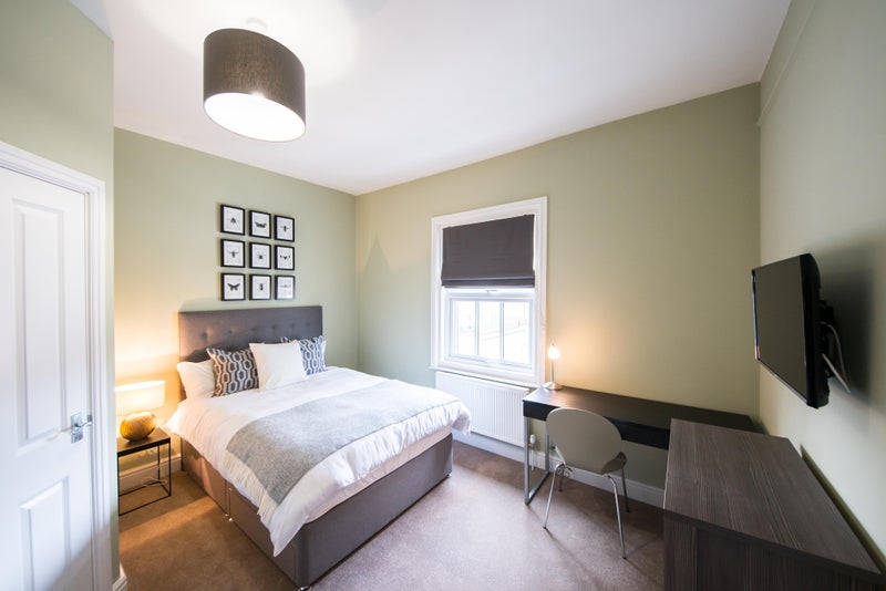 Photo 1: Room 6