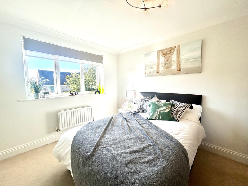 Photo 1: Room 4 - double room in friendly house share