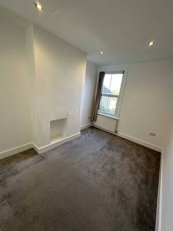 Photo 1: Room 3