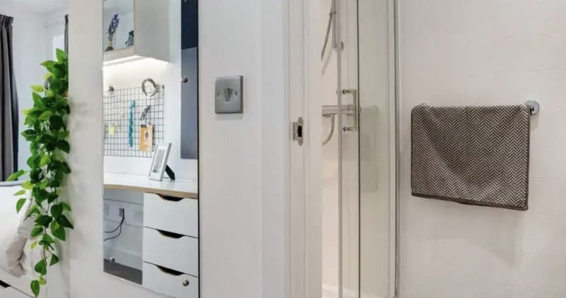 Photo 1: Bathroom