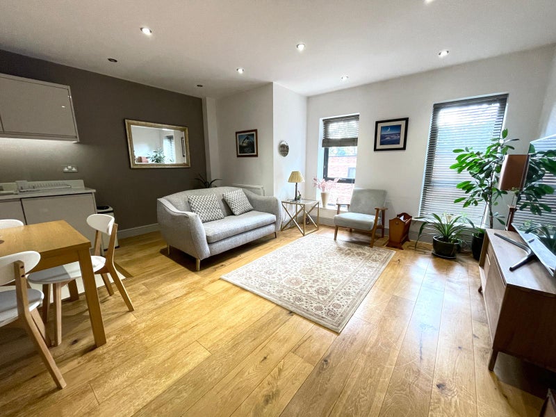 Photo 1: Modern two bedroom 2 bathroom apartment 